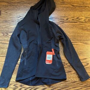Women’s North Face Motivation Jacket
Small - NWT